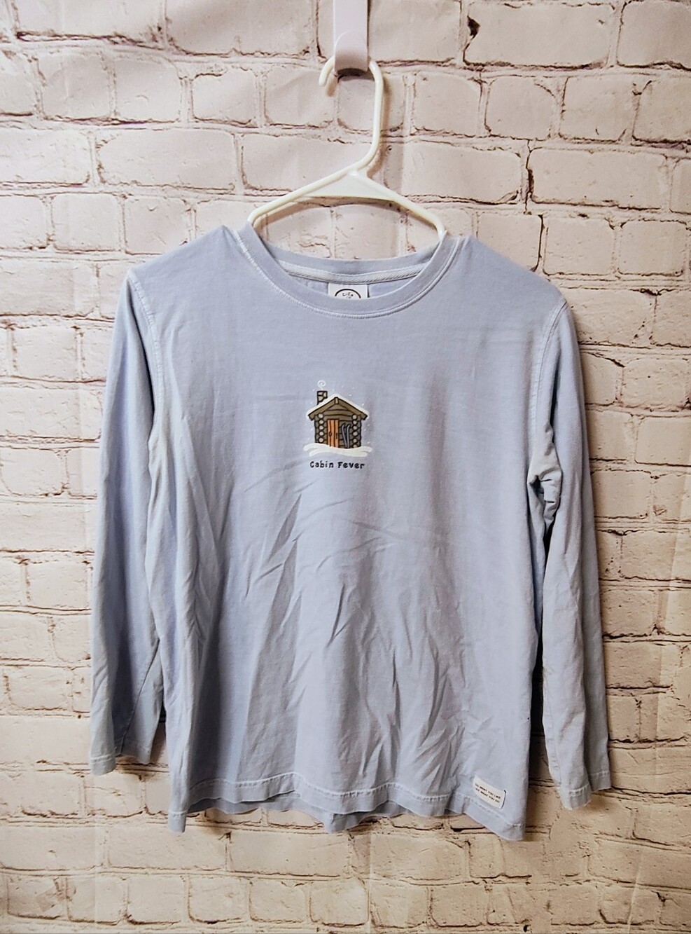 Life is Good Women's Cabin Fever Graphic Crewneck Blue Longsleeve T Shirt Small